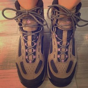 Vasque Breeze 2.0 GTX Mid Hiking Boots-Woman sz 8